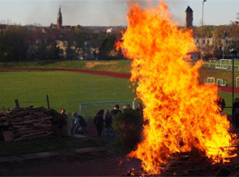 Osterfeuer 2022 auf dem Felsen