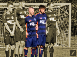 Lorenz Heldt (blau, links) traf vierfach für die 2.Mannschaft, Ivan Puls (rechts) einmal (Foto: M. Bär)