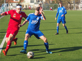 Moritz Alicke (links) verliert mit Turbine 1:3 gegen den FSV Bennstedt