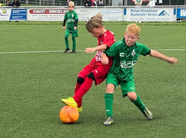 Unsere E1-Jugend (rot) gewinnt 7:1 gegen Grün-Weiß Ammendorf