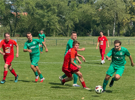 Turbine III - hier mit Toni Hinterland (rot) gewinnt 1:0 in Reideburg